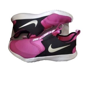 Girls Nike Shoes (Sz 6y)